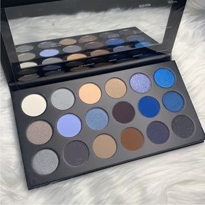 Morphe 18A Blue Ya Away Artistry Palette